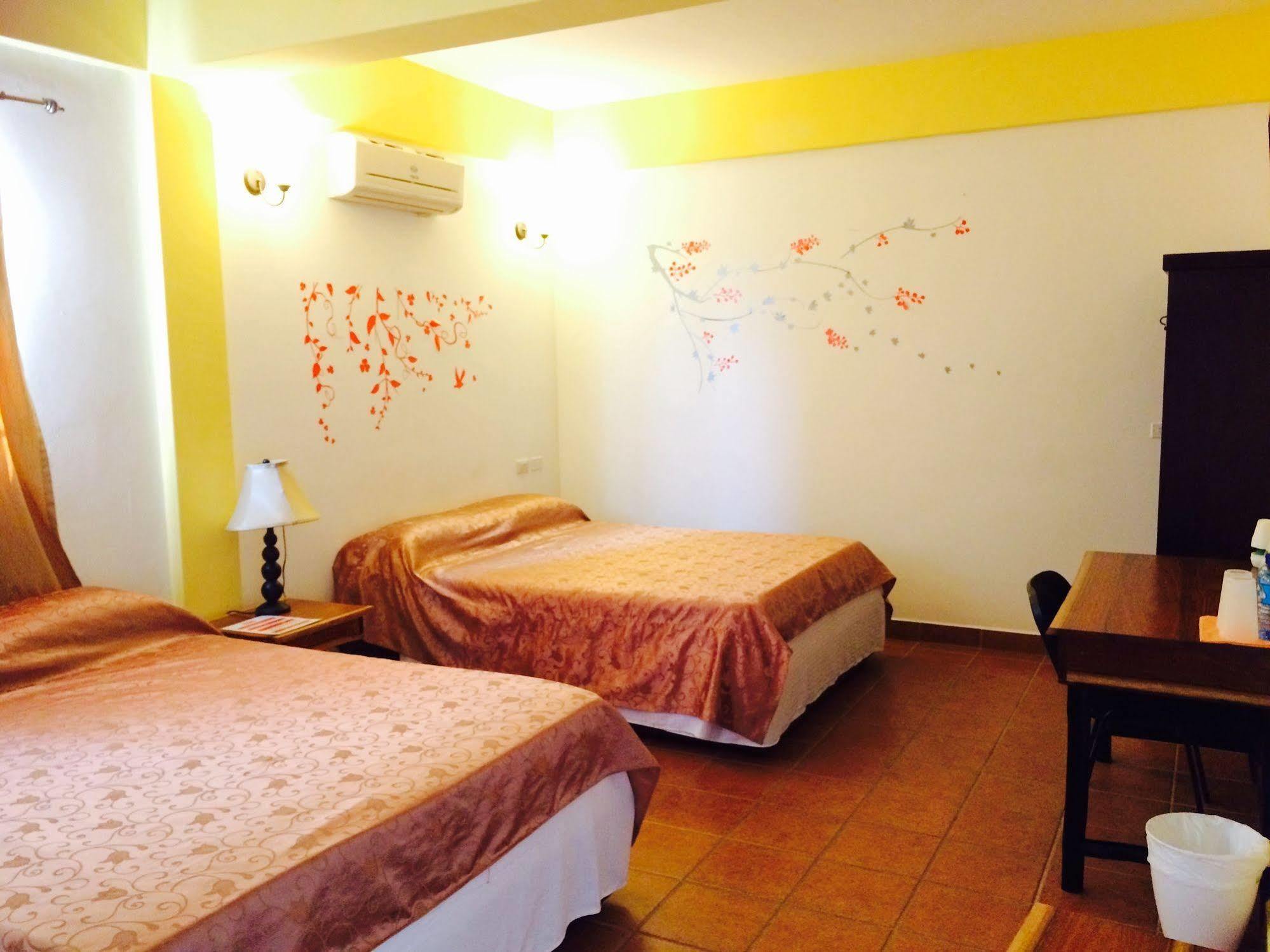 בליז סיטי Easy Inn Hotel מראה חיצוני תמונה